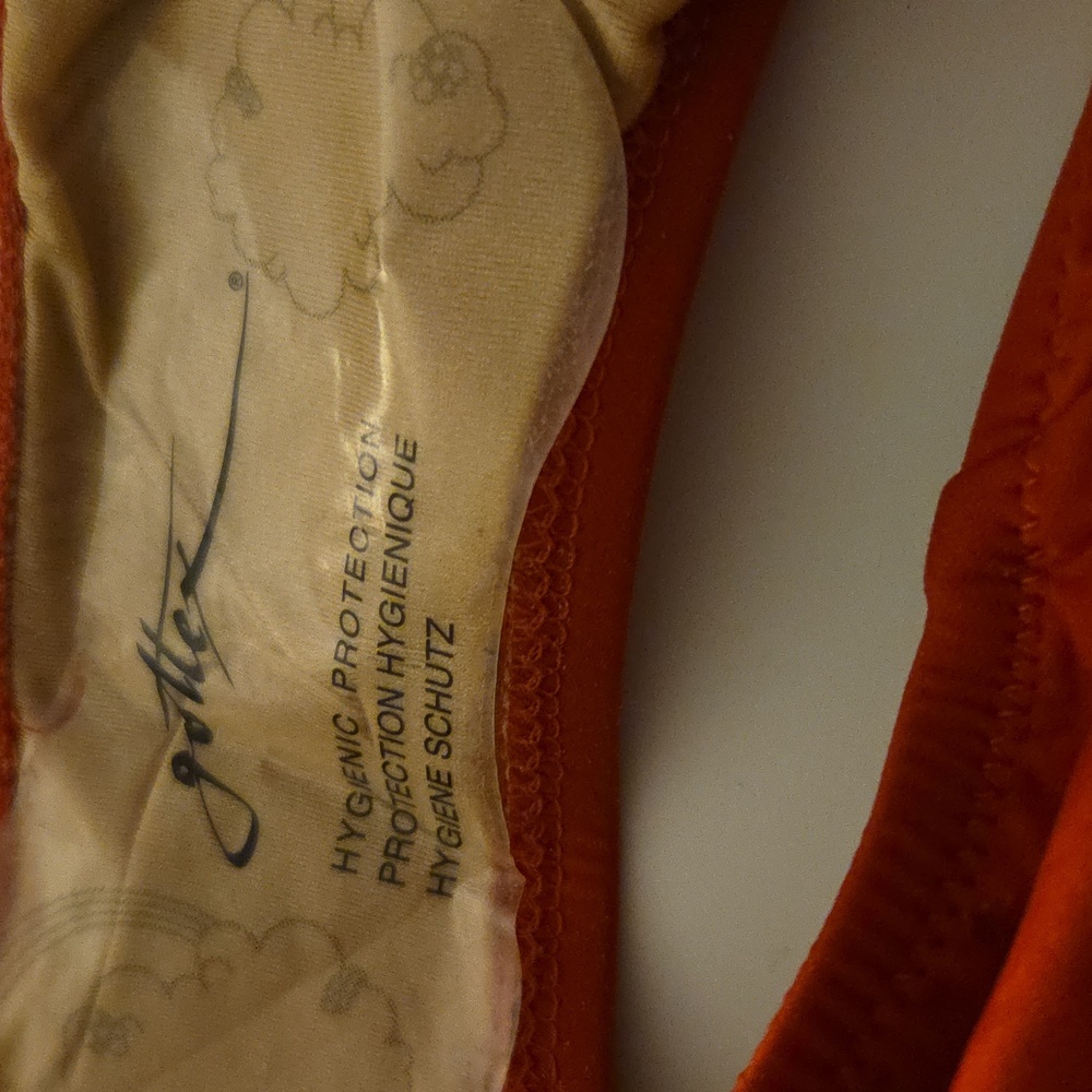 #8 NWT BAYWATCH REVIVAL RED TANK SUIT Gottex - Picture 12 of 12